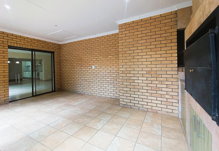 4 Bedroom Property for Sale in Heuwelsig Free State